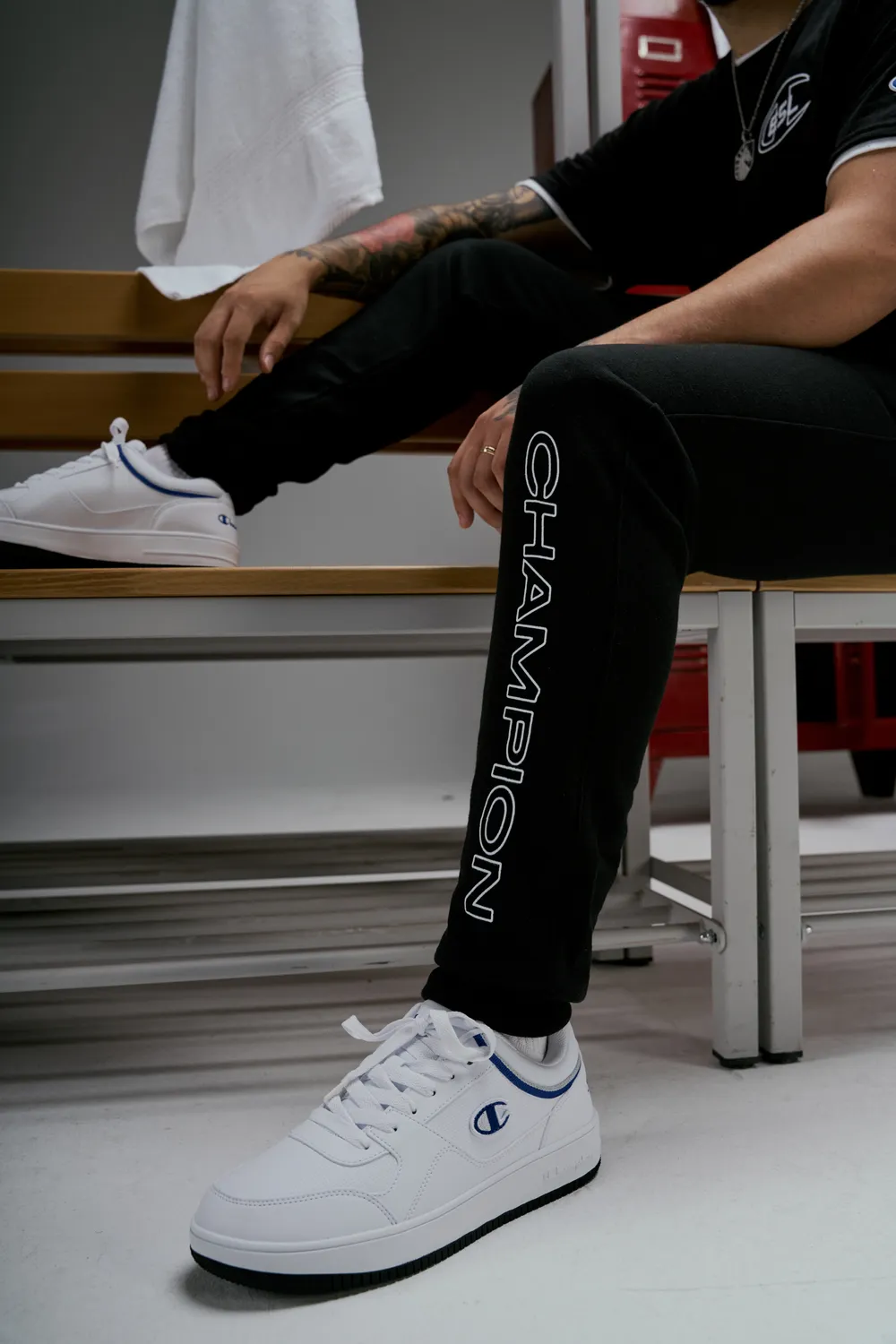 ESL x Champion Patch pantaloni sport negri bumbac