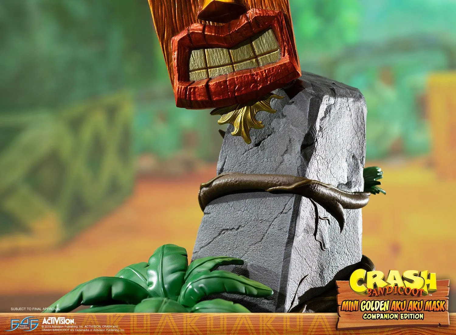 First 4 Figures Crash Bandicoot Mini Golden Aku Aku Mask statueta aurie LED