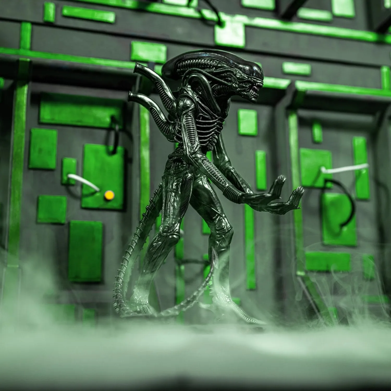 Exquisite Gaming Cable Guys Alien Xenomorph suport controller