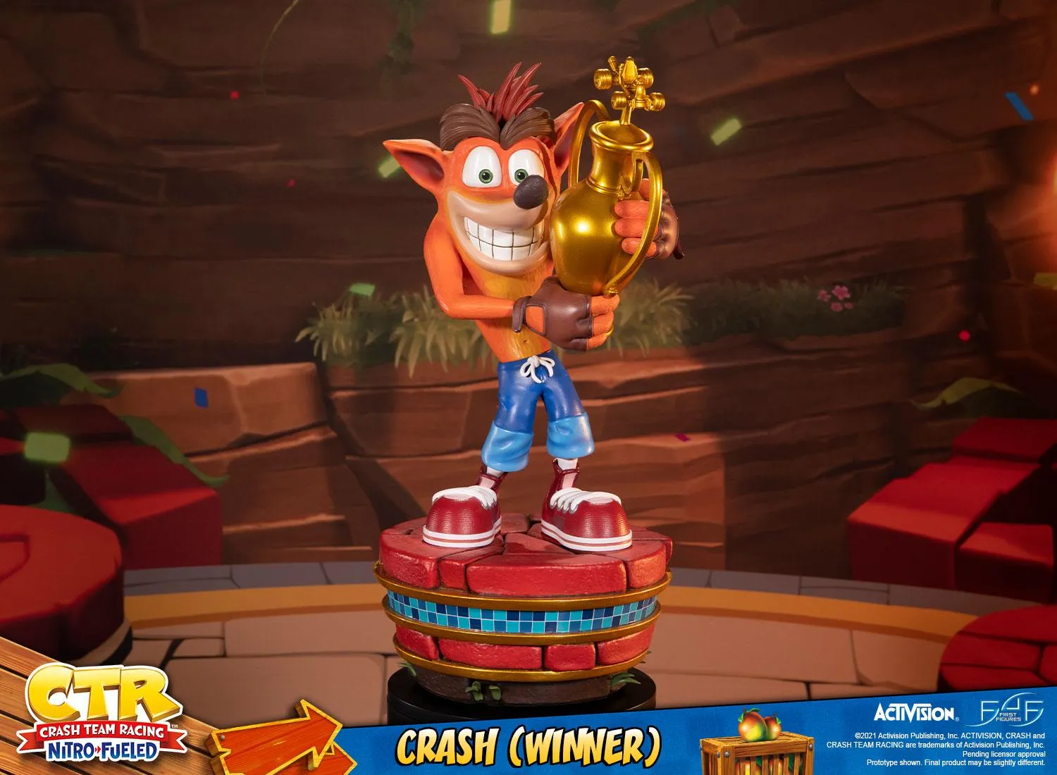 First 4 Figures Crash Team Racing Crash Winner statueta Standard Edition