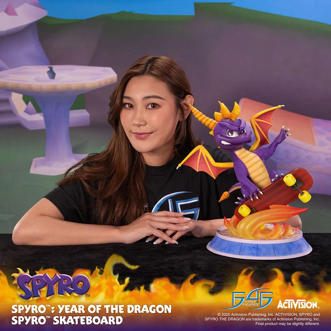 First 4 Figures Spyro Skateboard statueta Year of the Dragon
