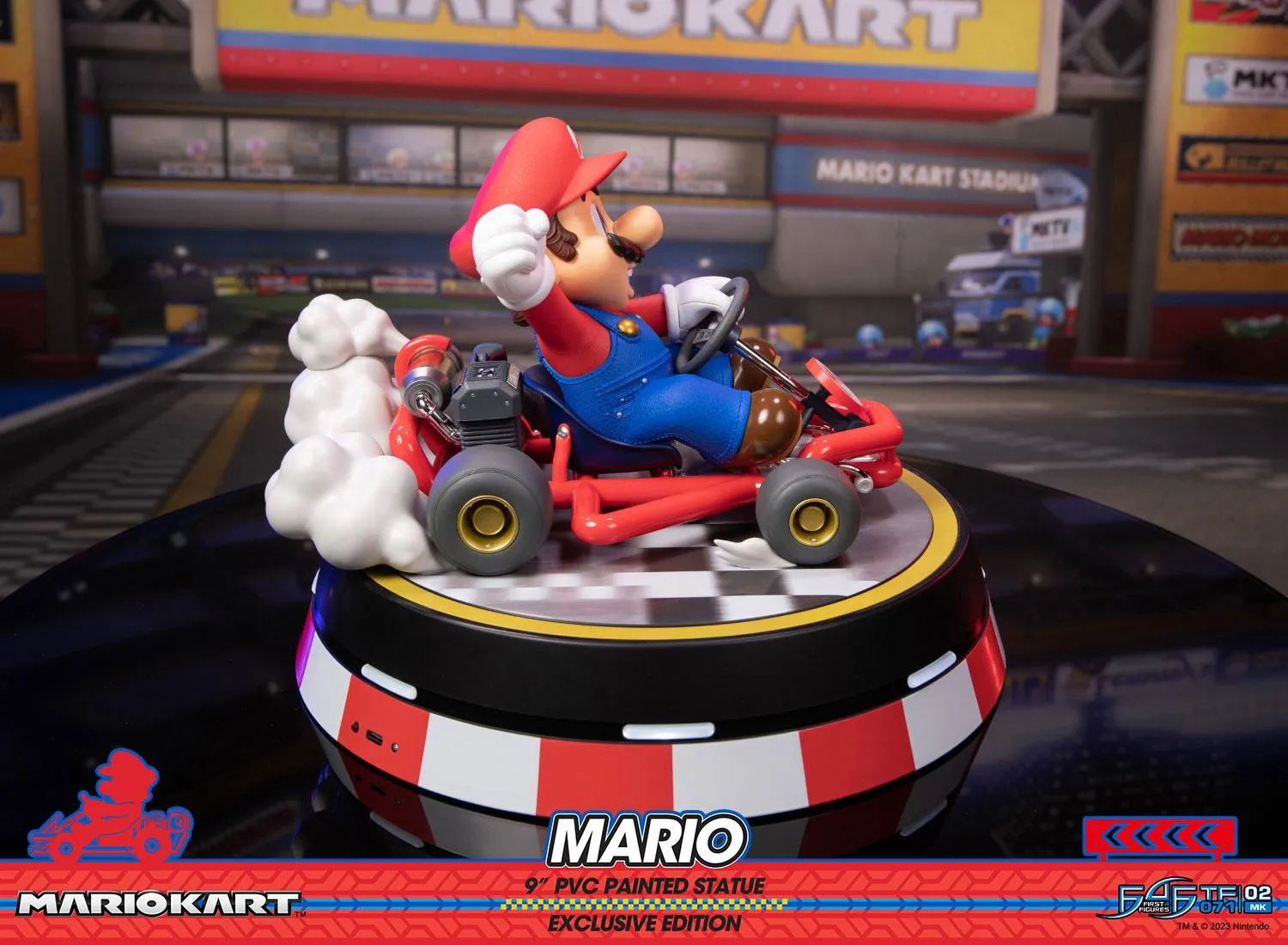 First 4 Figures Mario Kart Mario statueta Exclusive LED USB-C