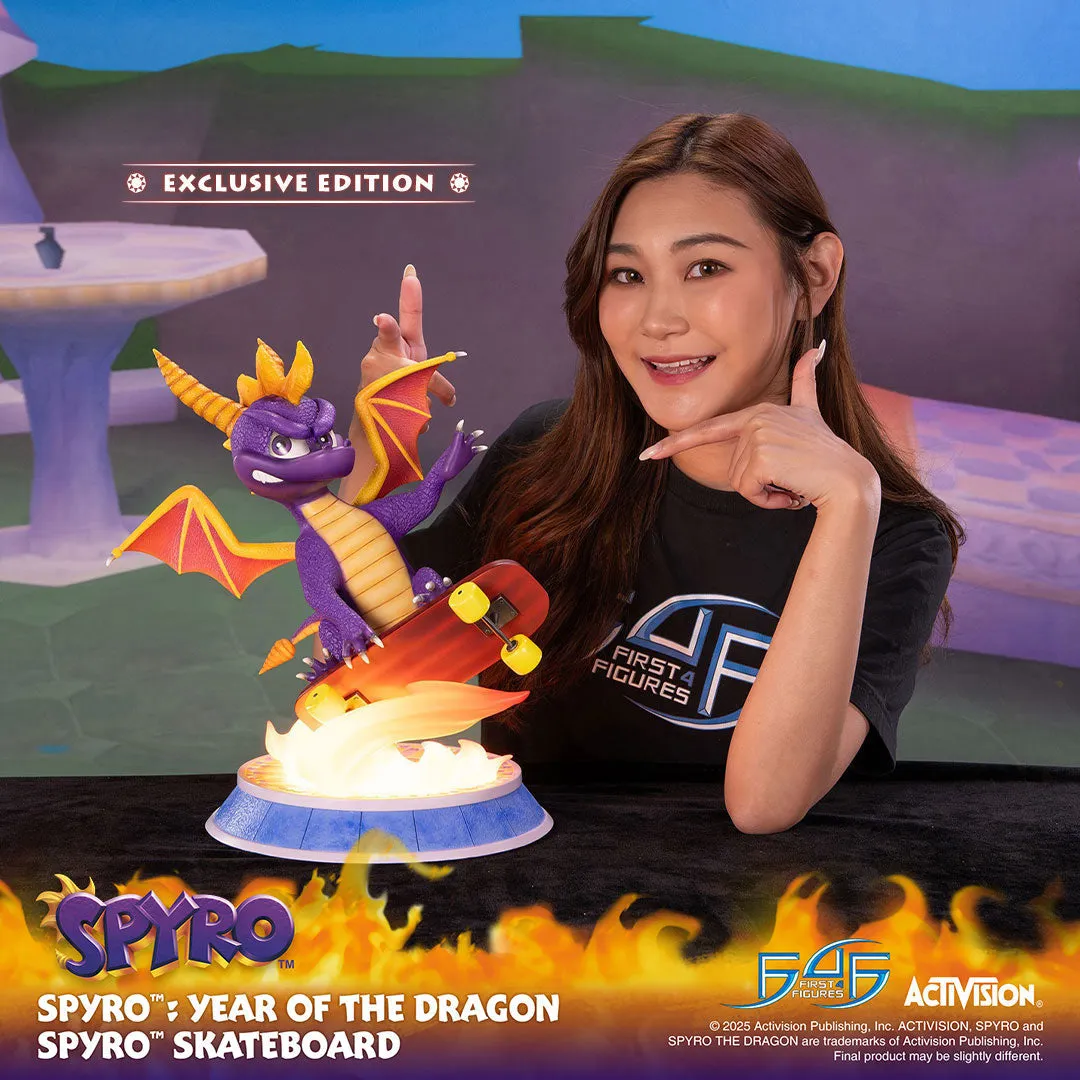 First 4 Figures Spyro Skateboard statueta Exclusive LED