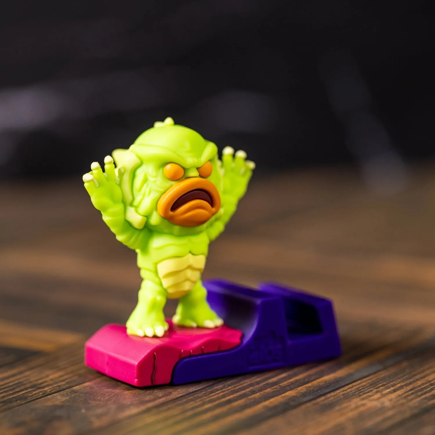 Exquisite Gaming Universal Monsters Peekos set 6 suport telefon