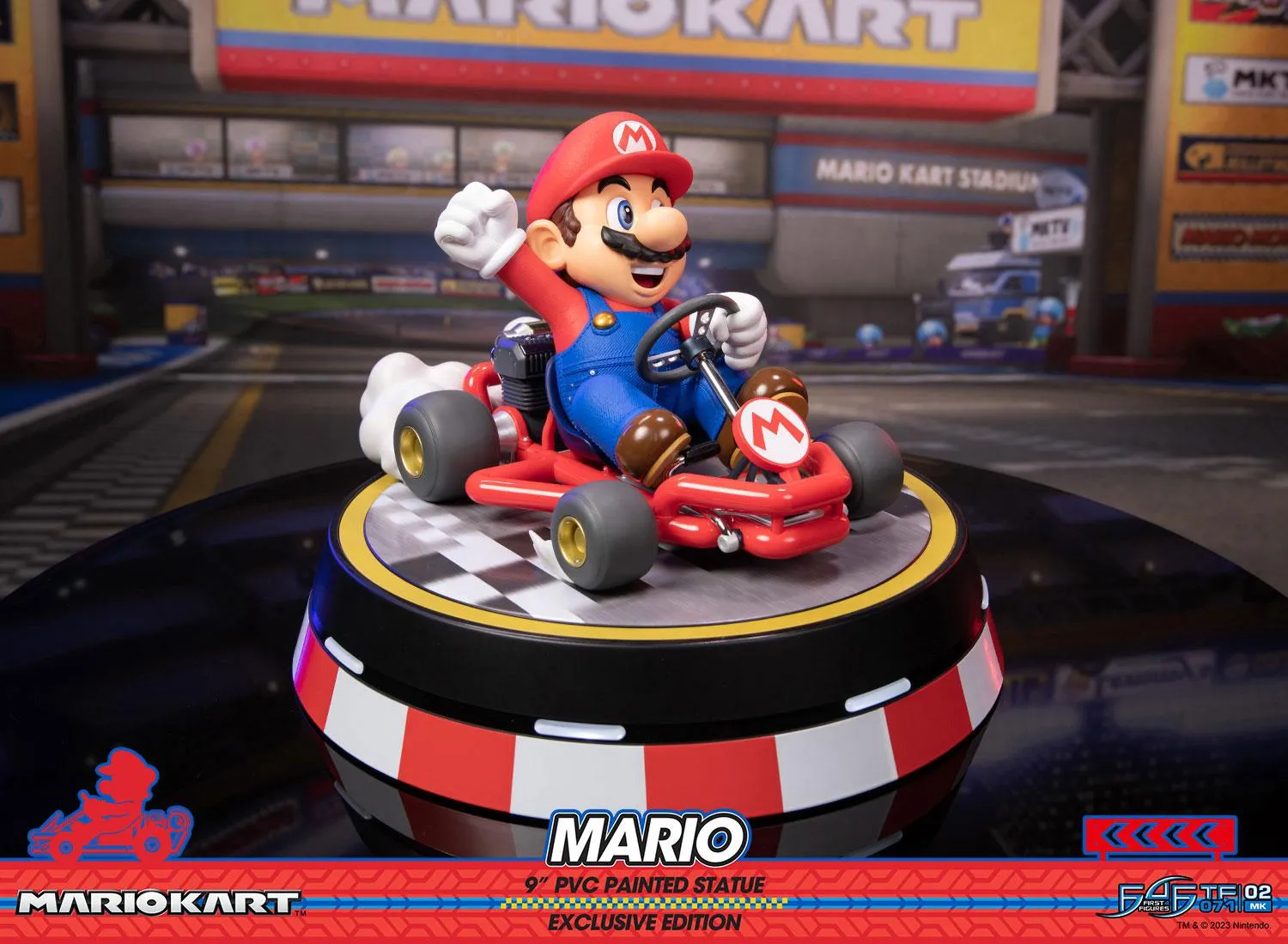 First 4 Figures Mario Kart Mario statueta Exclusive LED USB-C