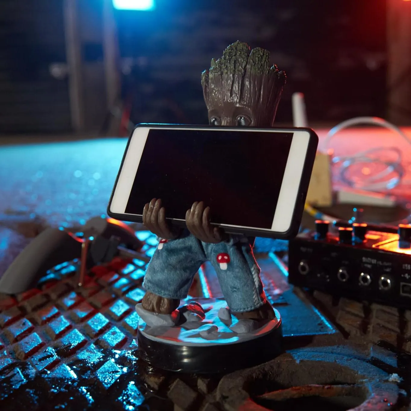 Exquisite Gaming Cable Guys suport Toddler Groot in pijama Marvel