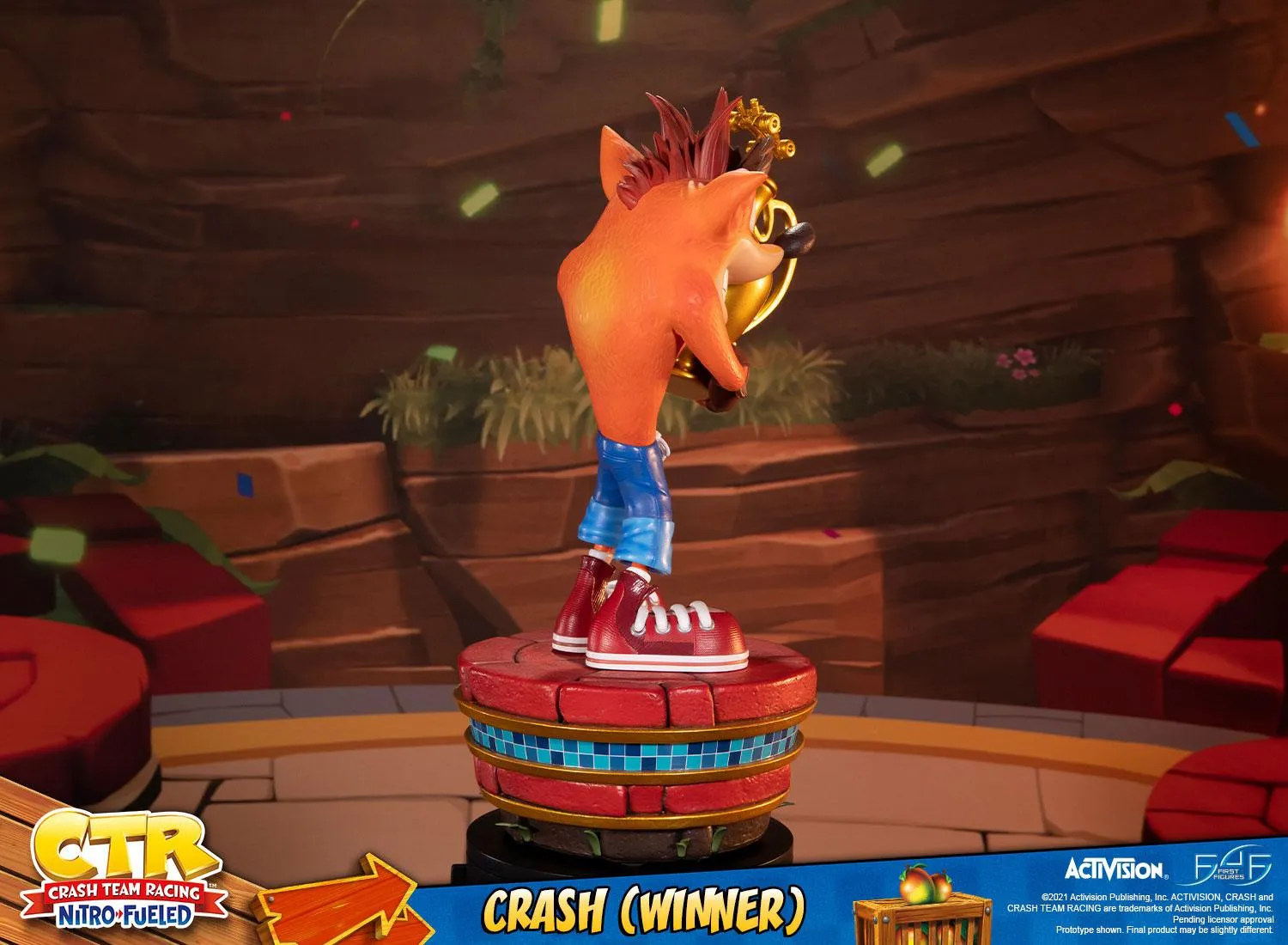 First 4 Figures Crash Team Racing Crash Winner statueta Standard Edition