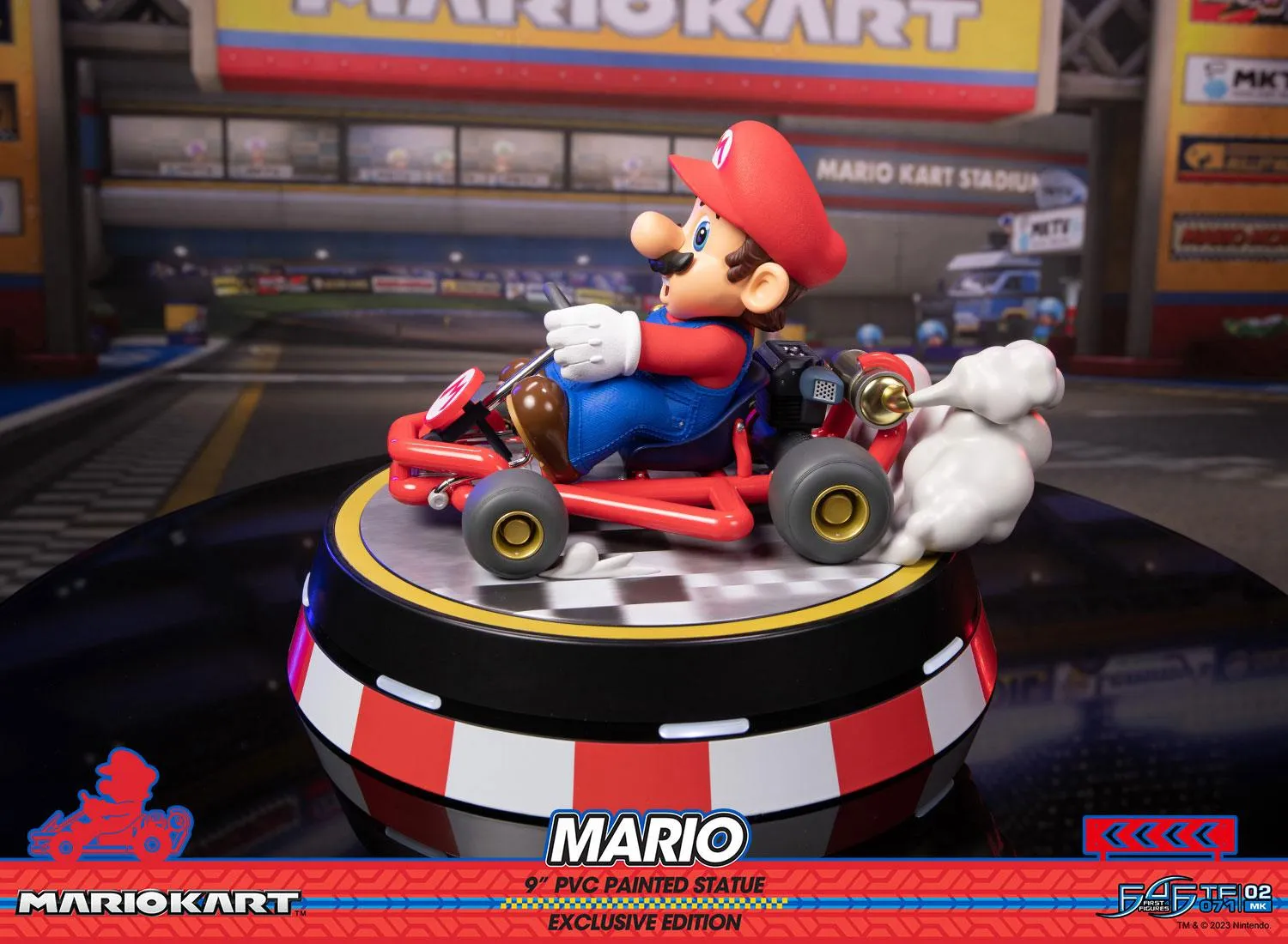 First 4 Figures Mario Kart Mario statueta Exclusive LED USB-C