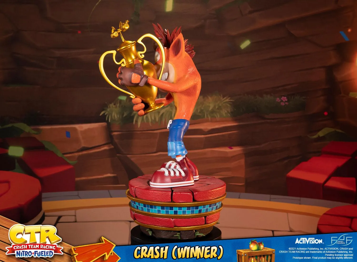 First 4 Figures Crash Team Racing Crash Winner statueta Standard Edition
