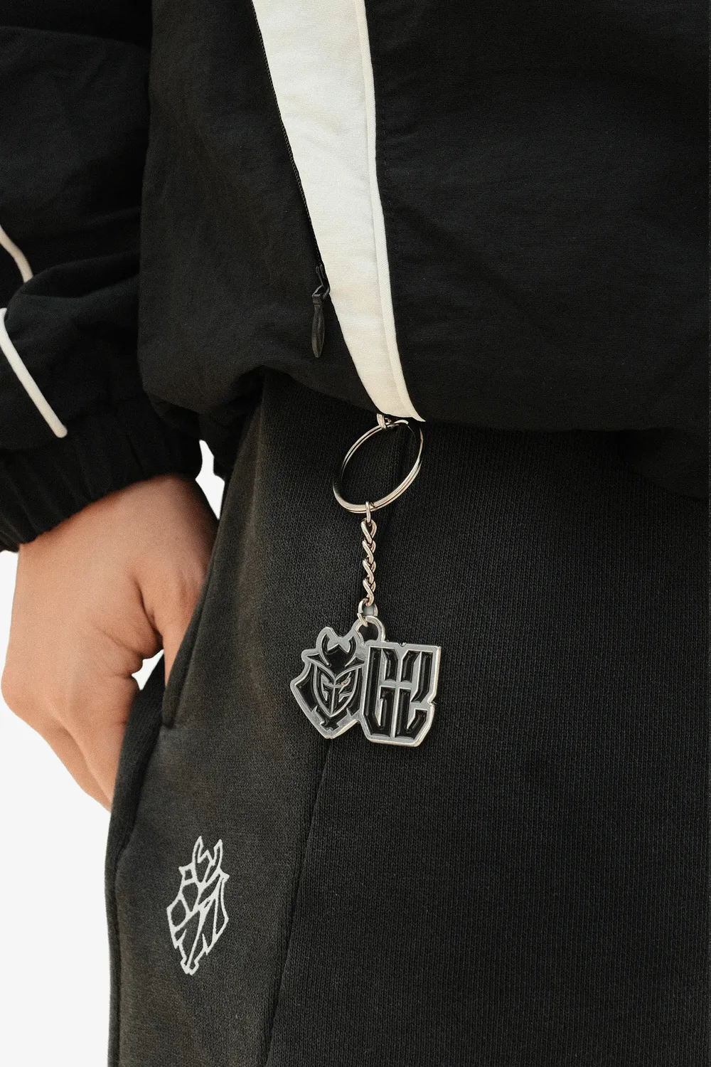 G2 Esports Fanwear breloc logo cu lantisor