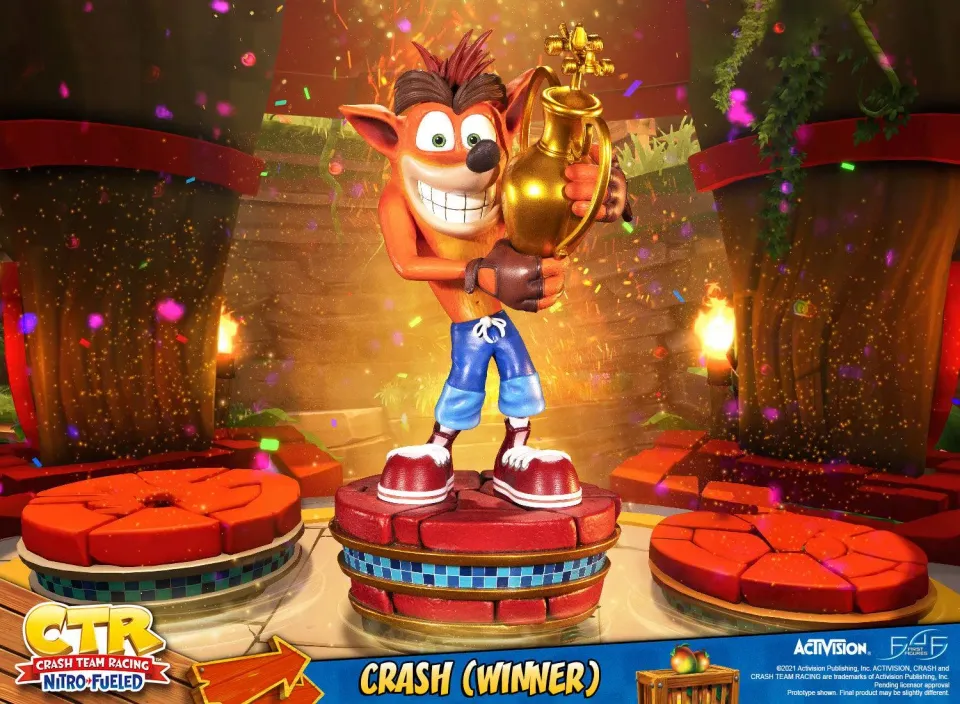 First 4 Figures Crash Team Racing Crash Winner statueta Standard Edition