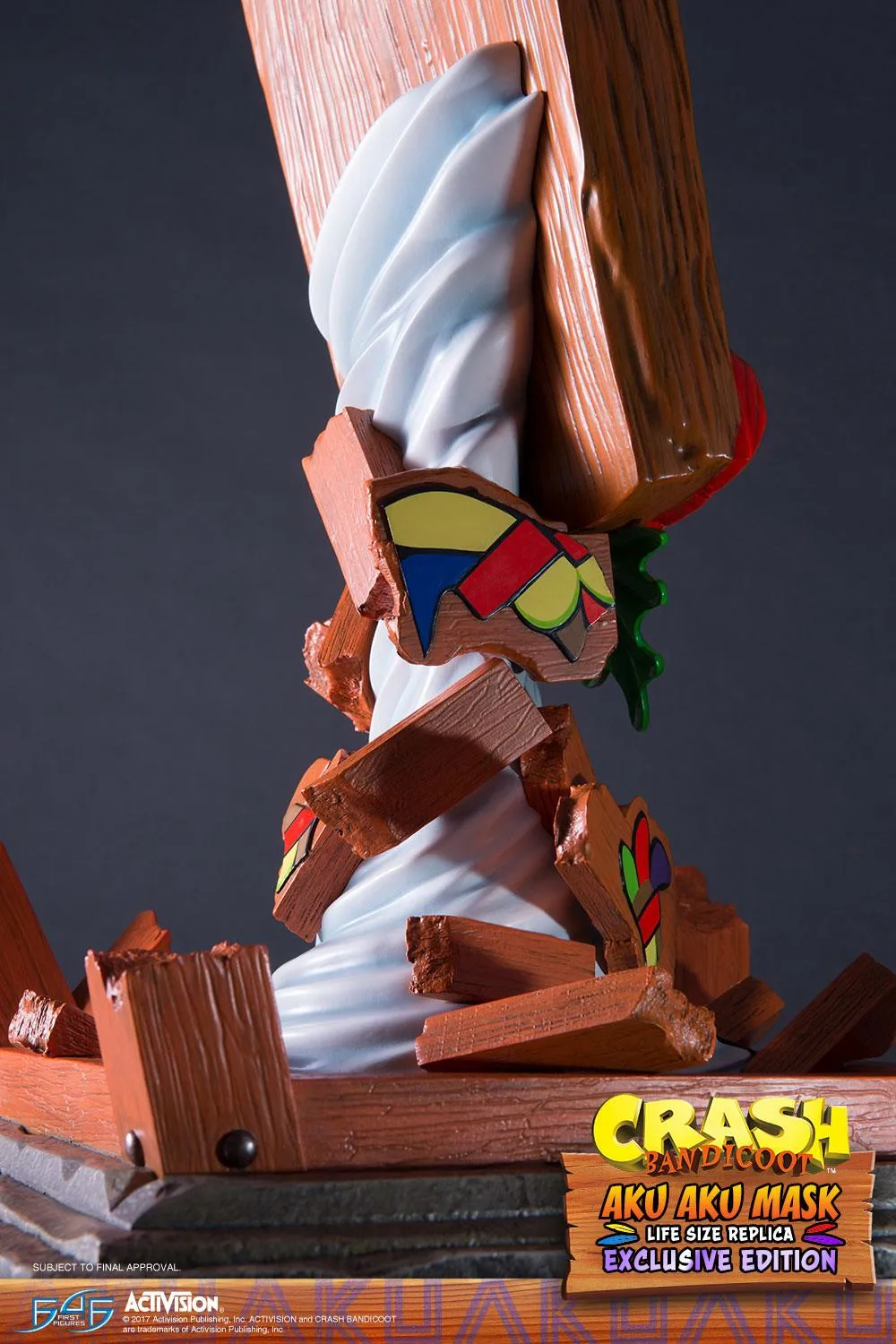 First 4 Figures Aku Aku mască life-size Exclusive cu LED