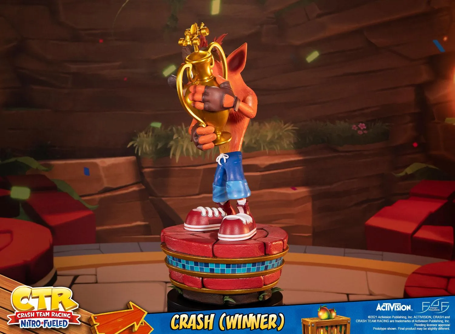 First 4 Figures Crash Team Racing Crash Winner statueta Standard Edition